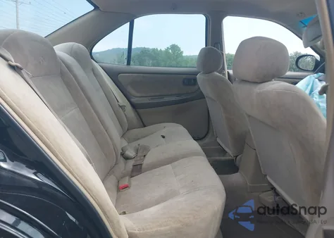 1998 Nissan Altima Gle/Gxe/Se/Xe z USA, uszkodzony, nr VIN 1N4DL01D8WC160134